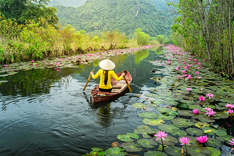 Special Tour: Perfume Pagoda, the shrines of Vietnamese Buddhist